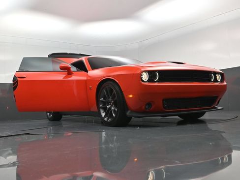 Used 2023 Dodge Challenger R/T Scat Pack RWD image 27