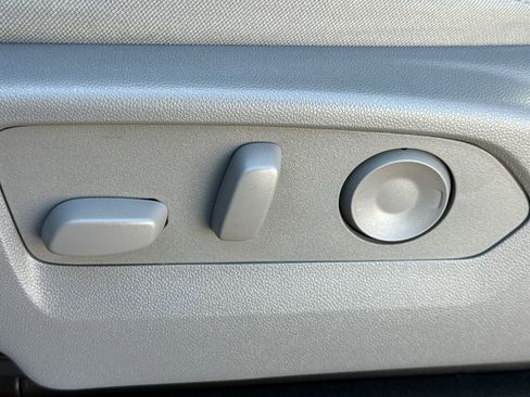 Used 2025 GMC Sierra 2500 SLE w/ SLE Convenience Package image 21