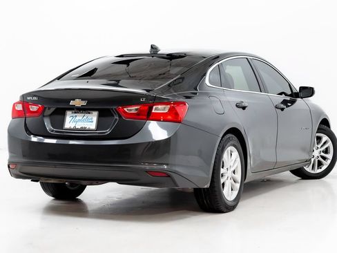 Used 2017 Chevrolet Malibu LT FWD image 27