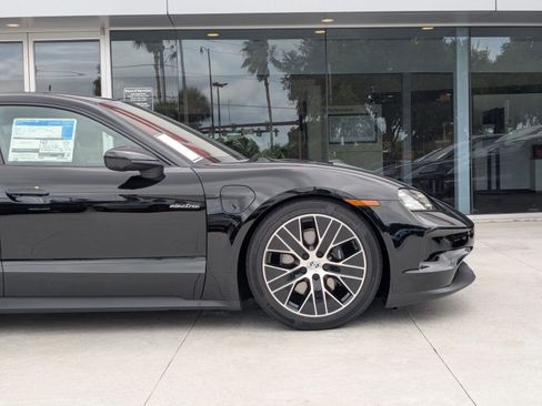 New 2026 Porsche Taycan image 11