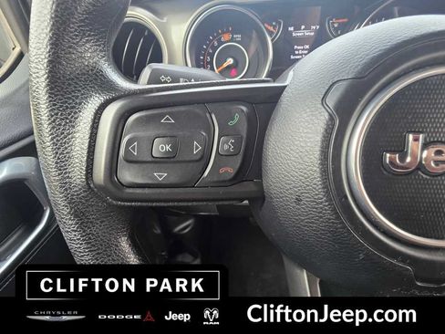 Used 2022 Jeep Wrangler Unlimited Sport AWD/4WD image 22