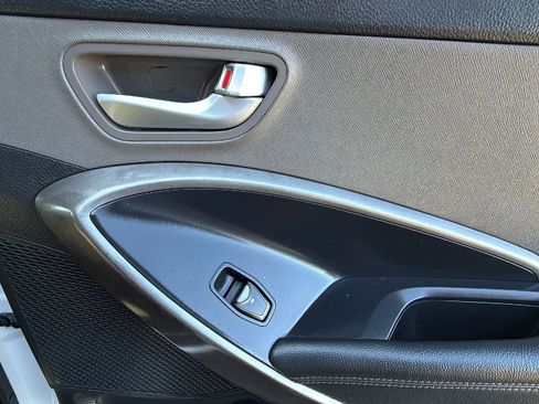 Used 2017 Hyundai Santa Fe Sport image 22