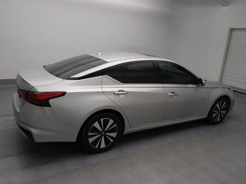 Used 2019 Nissan Altima 2.5 SV image 10