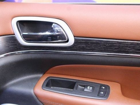 Used 2019 Jeep Grand Cherokee Summit image 9