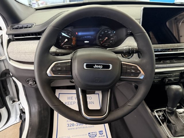 Used 2023 Jeep Compass Latitude AWD/4WD image 20