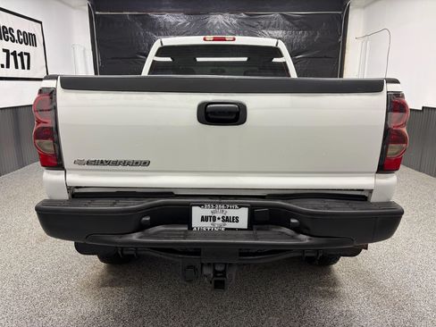 Used 2005 Chevrolet Silverado 2500 LS AWD/4WD image 4