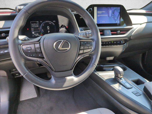 Used 2025 Lexus UX 300h FWD image 17