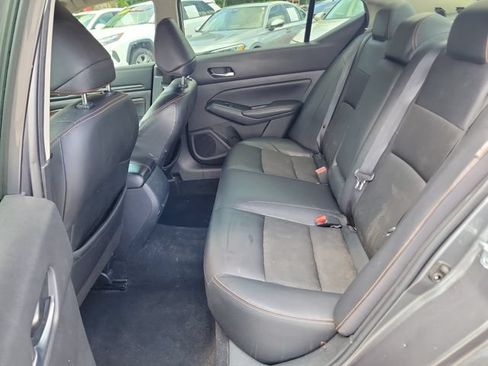Used 2019 Nissan Altima 2.5 SR FWD image 11