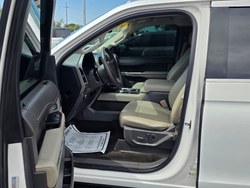 Used 2019 Ford Expedition Max XLT w/ Equipment Group 202A RWD image 13
