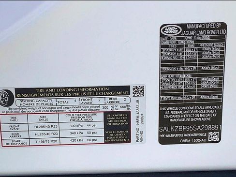 New 2025 Land Rover Range Rover SV image 14