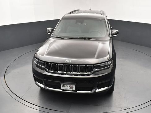 Used 2025 Jeep Grand Cherokee L Limited AWD/4WD image 14