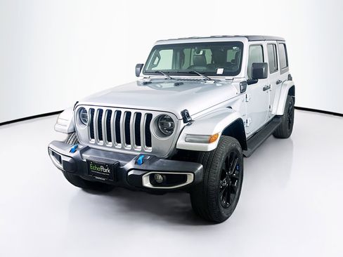 Used 2022 Jeep Wrangler Sahara image 3