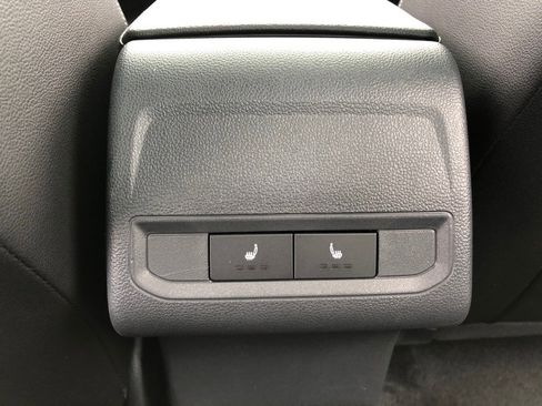 Used 2025 Volkswagen Jetta SEL image 38