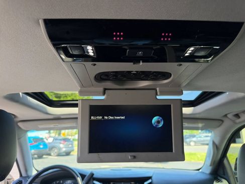 Used 2018 Cadillac Escalade Luxury AWD/4WD image 40