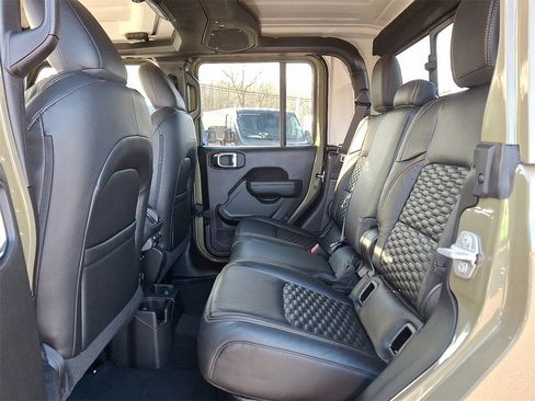 New 2025 Jeep Gladiator Sport image 6