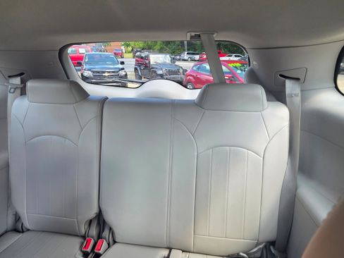 Used 2017 Buick Enclave Leather FWD image 20