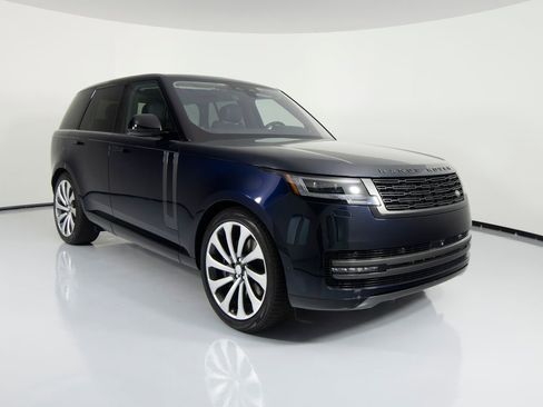 Used 2023 Land Rover Range Rover SE AWD/4WD image 12