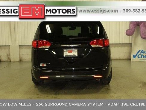 Used 2020 Chrysler Pacifica Touring-L Plus w/ Tire & Wheel Group image 39