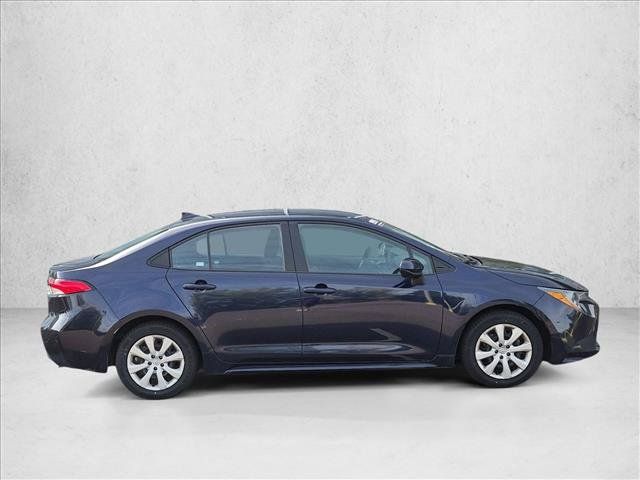 Used 2023 Toyota Corolla LE FWD image 4