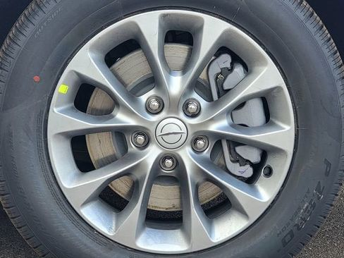 New 2026 Chrysler Pacifica Select image 17