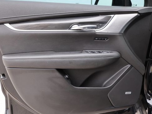 Used 2021 Cadillac XT6 Sport image 12