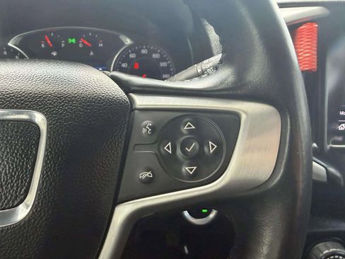 Used 2020 GMC Terrain SLE image 28