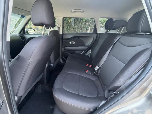 Used 2018 Kia Soul w/ Convenience Package FWD image 13