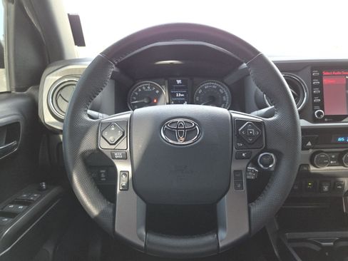 Used 2022 Toyota Tacoma TRD Sport w/ Technology Package image 29