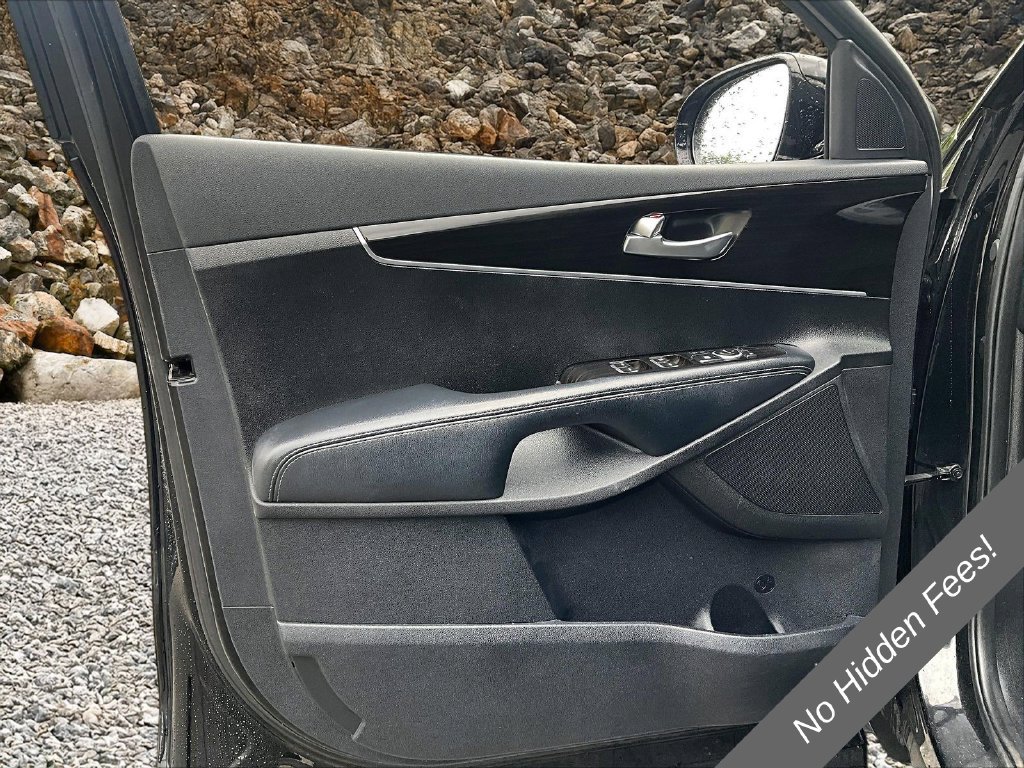Used 2019 Kia Sorento L FWD image 17