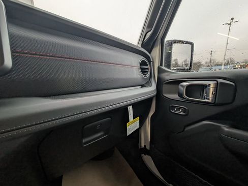 New 2026 Jeep Gladiator Rubicon w/ Steel Power Dome Hood Package AWD/4WD image 35