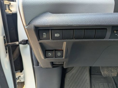 Used 2024 Toyota Sienna LE image 16