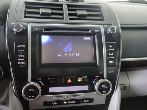 Used 2012 Toyota Camry XLE w/ Convenience Pkg FWD image 16