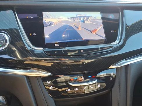 Used 2021 Cadillac XT6 Premium Luxury image 33