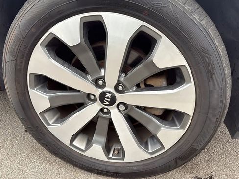 Used 2021 Kia Telluride EX w/ EX Premium Package image 14