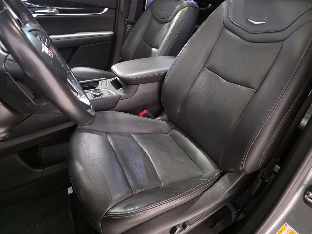 Used 2023 Cadillac XT6 Premium Luxury FWD image 17