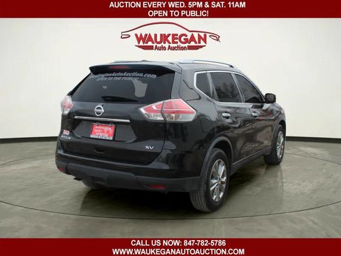 Used 2016 Nissan Rogue SV image 4