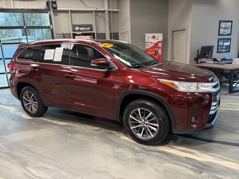 Used 2018 Toyota Highlander XLE FWD image 32