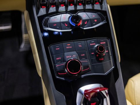 Used 2016 Lamborghini Huracan LP 610-4 image 39