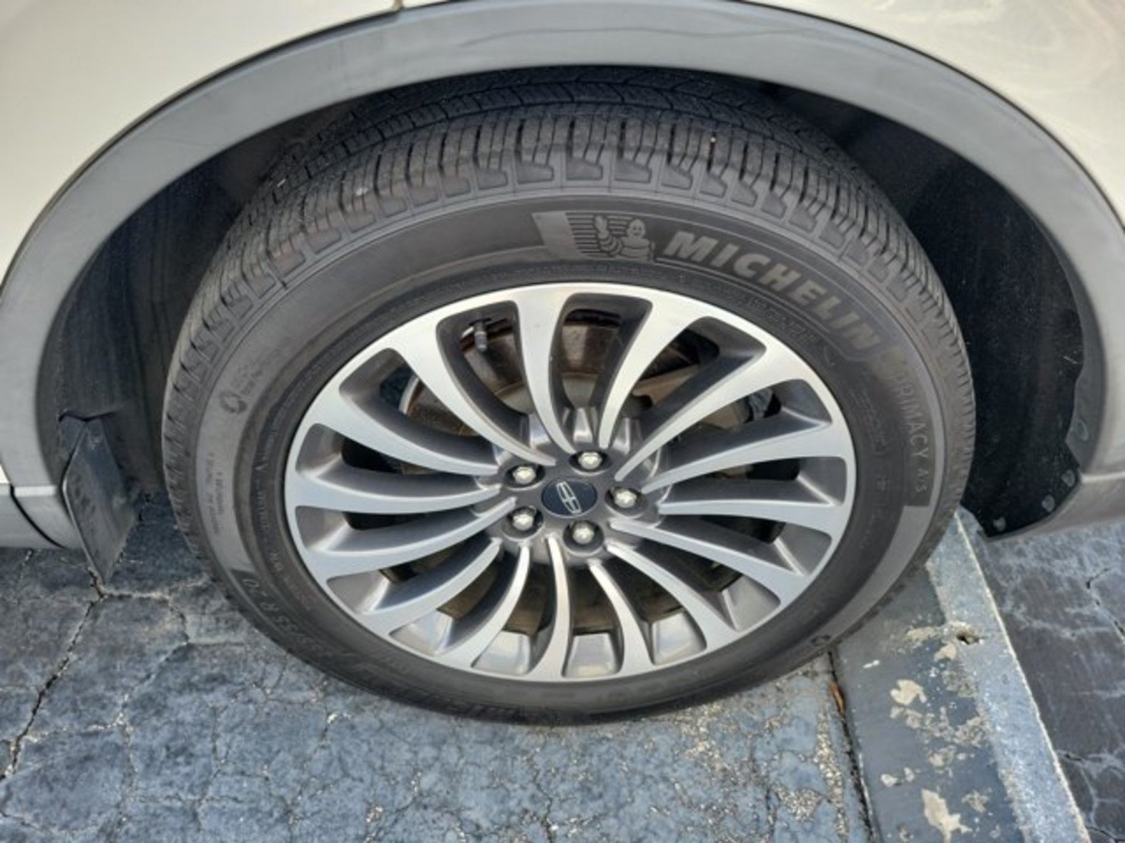 Used 2021 Lincoln Aviator Reserve RWD image 6