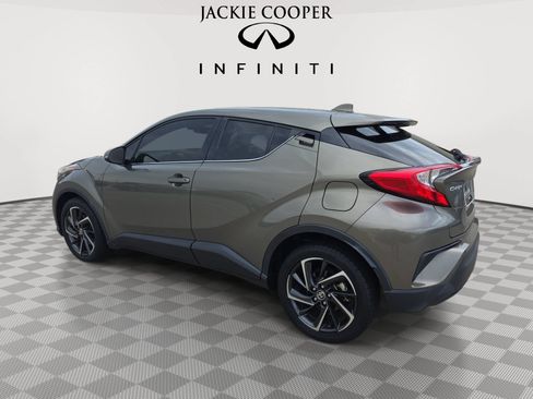 Used 2021 Toyota C-HR Limited FWD image 7