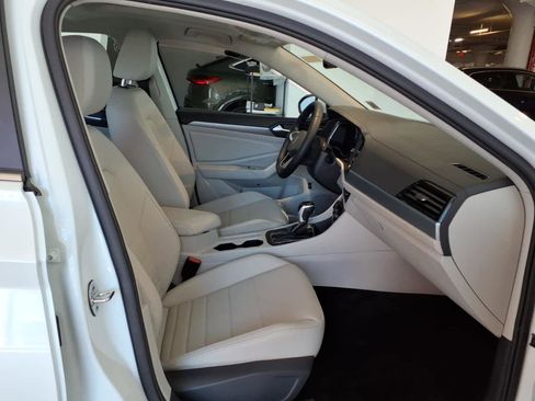 Certified 2023 Volkswagen Jetta SE w/ Panoramic Sunroof Package FWD image 20