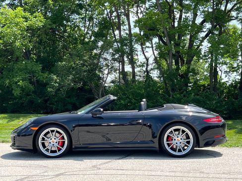 Certified 2019 Porsche 911 Carrera 4S AWD/4WD image 2