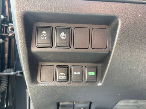 Used 2020 Nissan Rogue Sport S w/ Appearance Package AWD/4WD image 19