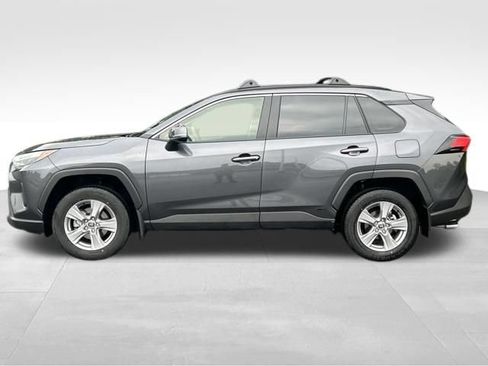 Used 2025 Toyota RAV4 XLE AWD/4WD image 2