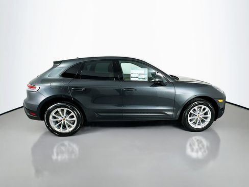 Certified 2026 Porsche Macan AWD/4WD image 8