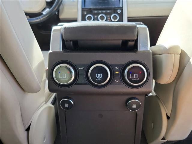 Used 2018 Land Rover Discovery HSE Luxury AWD/4WD image 17