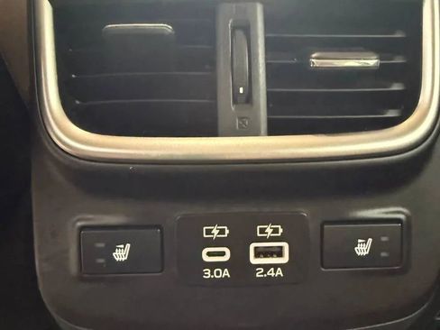 Used 2024 Subaru Outback Touring AWD/4WD image 9
