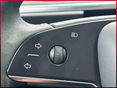 Used 2024 Tesla Model X AWD/4WD image 30