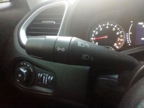 Used 2020 Jeep Renegade Latitude image 24