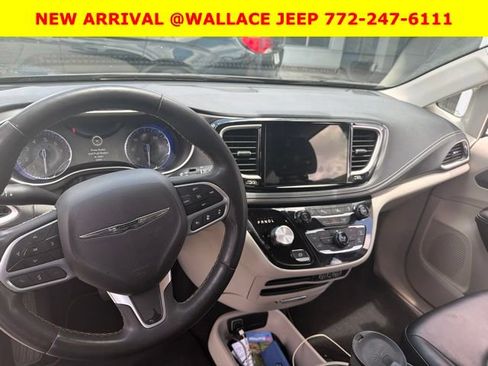 Used 2023 Chrysler Pacifica Touring-L w/ Road Tripper Package FWD image 5